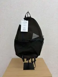 【新品未使用 タグ付き】and wander アンドワンダー バックパック リュック カーキ