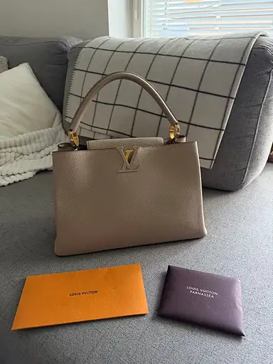 Louis Vuitton Capucines MM
