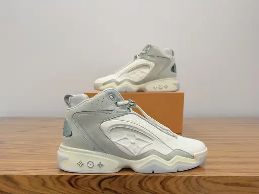Louis Vuitton - LV Trainer 2 Grey / Bege - Sneakers - Size: EU 43.5