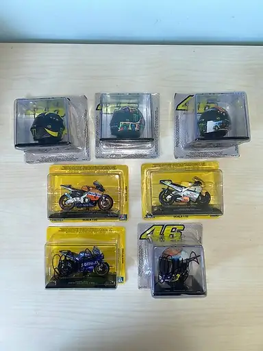 Altaya 1:22 - Model motorcycle  (7) - VR/46 Racing Apparel S.r.l.