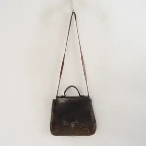 シェレヴィッキオヴィッキ CHEREVICHKIOTVICHKI *レザーショルダーバッグ*牛革肩掛けVictoriaAndrejeva(kba11-2608-46)【22I62】