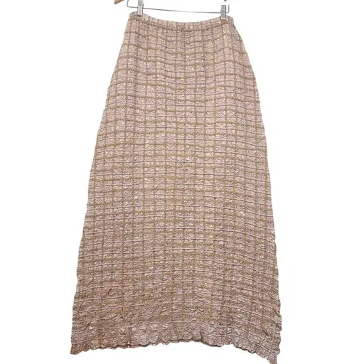 Yoshiki Hishinuma Women's Crinkle Grid Maxi Skirt Sm Avant Garde Boho Fairy

avant garde, art to wear, japanese designer, bohemian, fairycore, festival
crinkled texture, smocked grid overlay, elastic waist, maxi length, dusty rose, 100% polyester

CONDITION: Good pre-owned condition with very light staining at the hem (see photos). See photos for details.

MEASUREMENTS: Size 4 (tag). Waist approx 13" flat, elastic waist stretches; length approx 33". Made in Japan. Hand wash cold, flat dry.

FAST SHIPPING: ships within 1 business day from a smoke-free home.