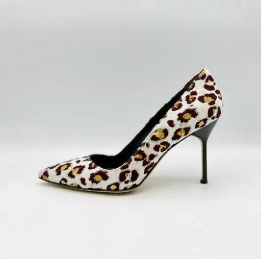 Manolo Blahnik Leopard Print Stitched Canvas Closed Toe Pumps Size 39