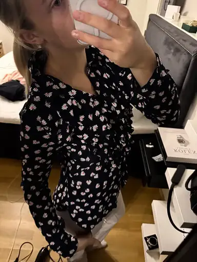 Ganni bluse S svart med blomster, dame