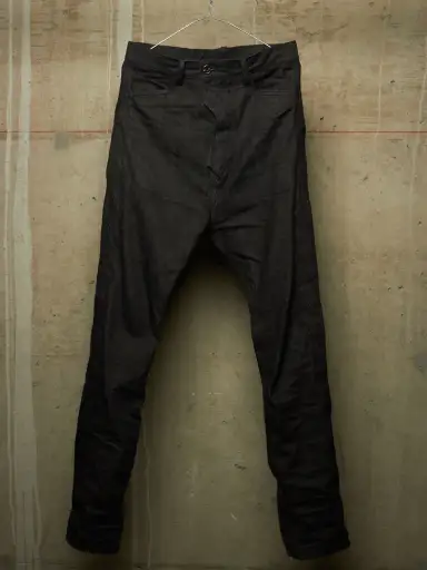 DEEPTI Collection °016-017 ‘D-050 YAW-95’ Closed Crash Seam Low Cut Denim