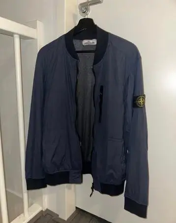 Stone Island tussenjas maat S (ook als M te dragen)
