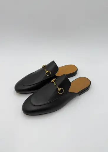 Gucci Mocassini Princetown Mule con Morsetto Dorato Neri