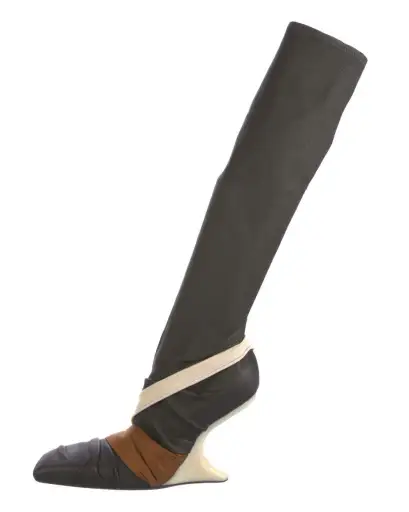 FW2018 Cantilevered Leather and Suede Boots - 41