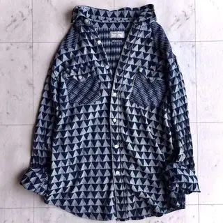 美品 メゾンキツネ 総柄 切替 キツネ刺繍 長袖シャツ 3 L相当 青×紺 メゾンキツネ(MAISON KITSUNE')のメンズのトップス(シャツ)の商品詳細ページへのリンク