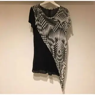 Gareth Pugh archive ジオメトリック柄Tシャツ　t-shirt ガレスピュー(Gareth Pugh)のメンズのトップス(Tシャツ/カットソー(半袖/袖なし))の商品詳細ページへのリンク
