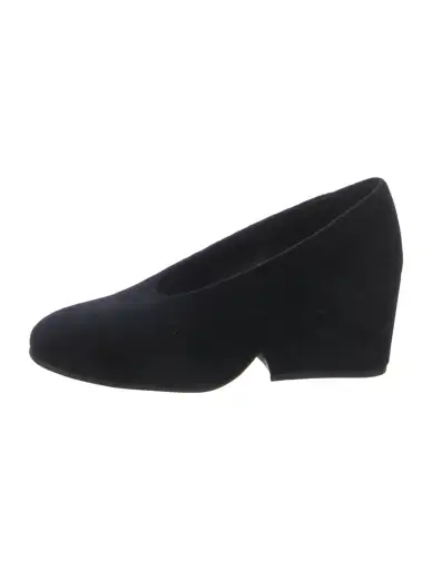 Suede Pumps