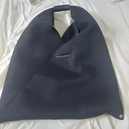 MM6 메종 마르지엘라 재팬 레더 토트백 블랙