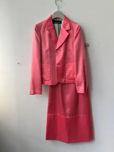 WAS-24SL322 tricot COMME des GARCONS Poly Satin Jacket & Skirt Pink Set