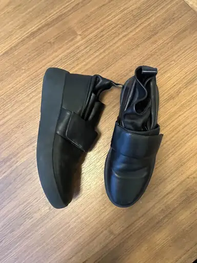 Issey Miyake x LIFT – Damen Design-Slipper Plateau, Gr. 41