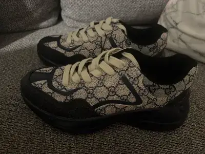 Sneaker