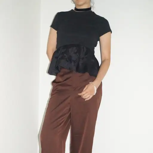PEPLUM COLOR BLOCK RUFFLE SHORT SLEEVE CROP T-SHIRT TOP (Size XS) in Black

Brand: h&m

- dresses up and down well 

Tags: minimalist satin silly basics holiday fall Halloween goth victorian Simone rocha