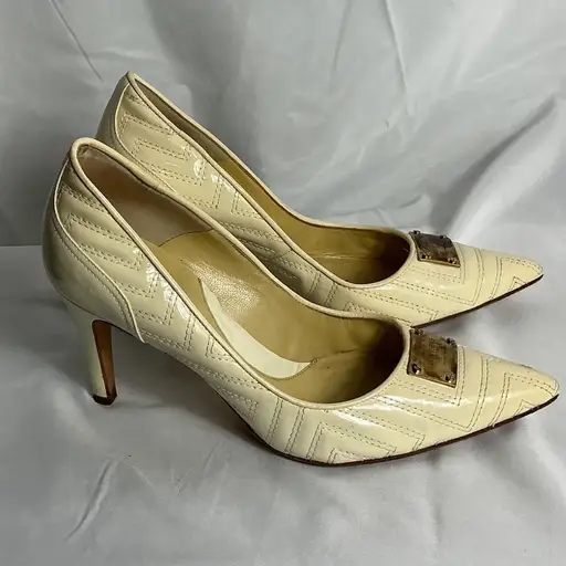 Versace Cream Patent‎ Leather Stitched Pointed Toe Pumps Gold Logo Plate Sz 37.5