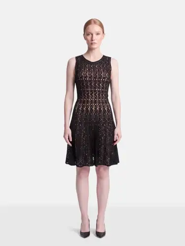 Black Sleeveless Knee Length Dress