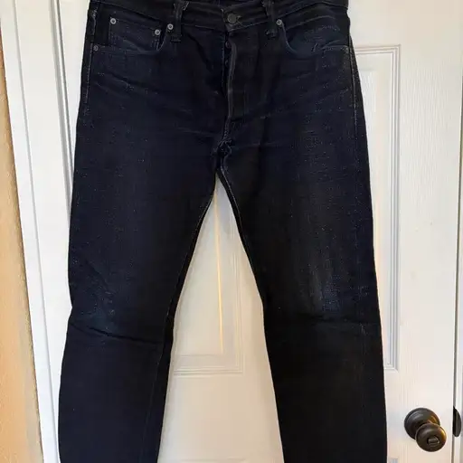 Syoaiya (international brand label for Pure Blue Japan) Japanese Selvedge Denim

Men’s Syoaiya Japanese selvedge denim in a deep dark indigo wash, size 34.

Authentic selvedge denim. Beautiful dark indigo color with distinctive Japanese denim construction and a classic, timeless silhouette.

The selvedge edge is visible when the jeans are cuffed, making these a great piece for anyone into Japanese denim and quality craftsmanship.

Original retail price was approximately $200–$300.

Please see photos for condition and measurements.

#japanesedenim #selvedgedenim #mensdenim #rawdenim #japanesefashion