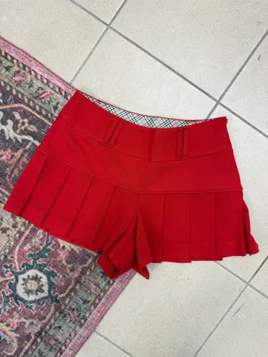 (M) Y2K Burberry Blue Label red pleated mini skort