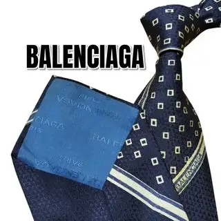 BALENCIAGA　バレンシアガ　太め　ネイビー系　総柄　イタリア製 バレンシアガ(BALENCIAGA)のメンズのファッション小物(ネクタイ)の商品詳細ページへのリンク