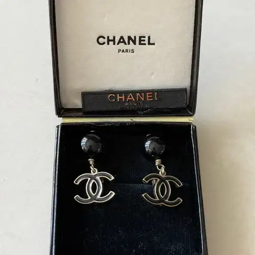 Vintage Chanel CC clip-on guldpläterat med äkthetsintyg