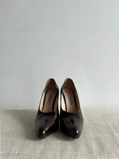 PRADA SPAZZOLATO LEATHER PUMP