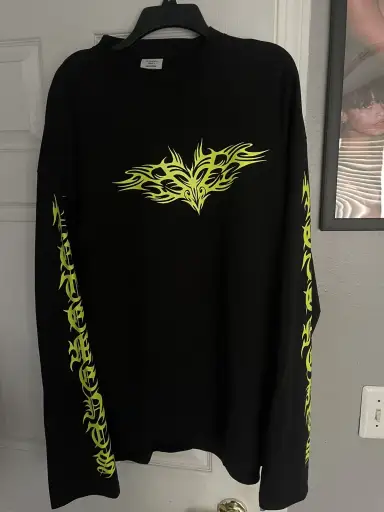 Vetements Gothic Logo Longsleeve Tribal