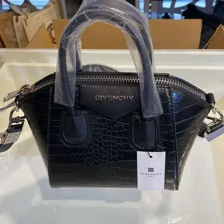 Givency kadın çantası