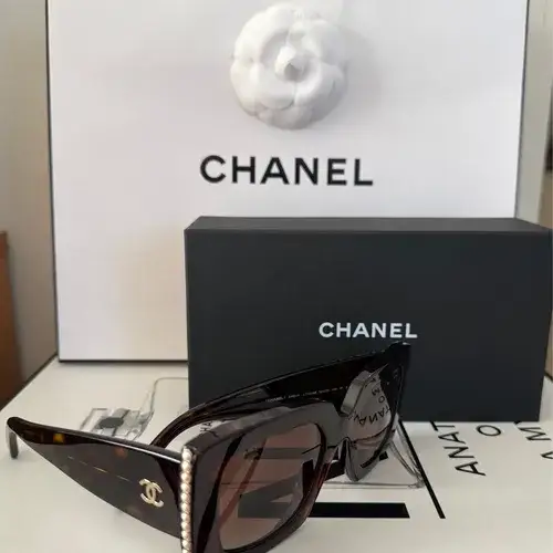 Chanel solglasögon