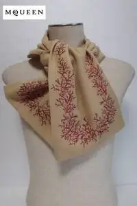 新品　ALEXANDER McQUEEN　アレキサンダーマックイーン　ウール１００％　マフラー　ベージュ系