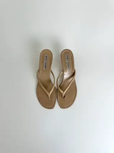 Manolo Blahnik Nude Patent Thongs 37.5
