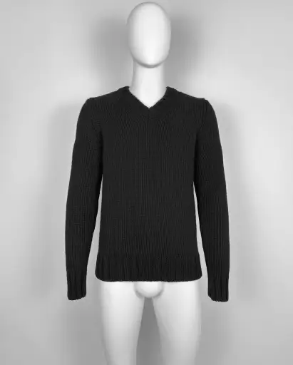NEW WITH TAGS -- VIRGIN WOOL KNIT SWEATER -- ICONIC ITEM --
