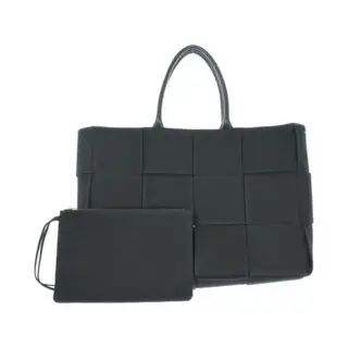 BOTTEGA VENETA ボッテガベネタ トートバッグ  黒 【古着】【中古】【送料無料】 ボッテガヴェネタ(BOTTEGA VENETA)のレディースのバッグ(トートバッグ)の商品詳細ページへのリンク