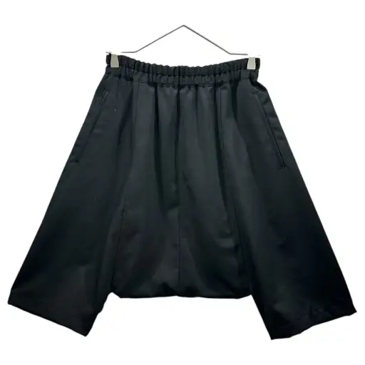 COMME des GARÇONS
