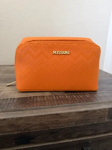 MISSONI • Delta One amenity kit orange