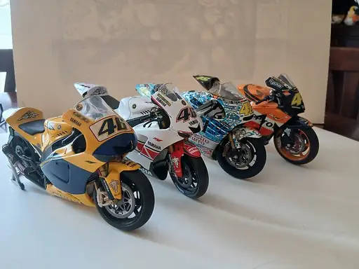 MiniChamps 1:12 - Model motorcycle  (4) - Honda RC211V Repsol 46, honda nsr 500 nastro azzurro, yamaha yzr m1 , yamaha yzr m1 camel