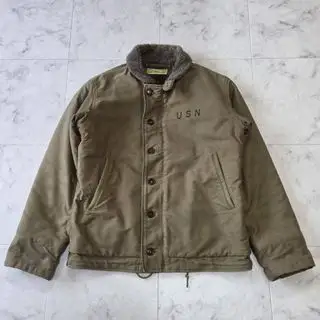 バズリクソンズ N-1デッキジャケット カーキ M 東洋エンタープライズ海軍 バズリクソンズ(Buzz Rickson's)のメンズのジャケット/アウター(ミリタリージャケット)の商品詳細ページへのリンク