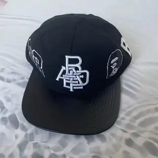 未使用 A BATHING APENewEra59FIFTY キャップ アベイシングエイプ(A BATHING APE)のメンズの帽子(キャップ)の商品詳細ページへのリンク