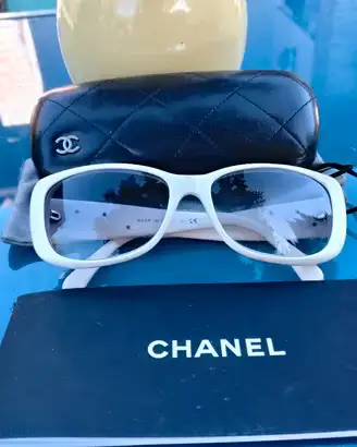 occhiali da sole Chanel