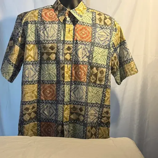 Cooke Street Honolulu Hawaiian Shirt Mens Large Button Down Short Sleeve
Cotton shirt with patchwork of geometric and tribal designs in earthy tones
#hawaiian #tropical