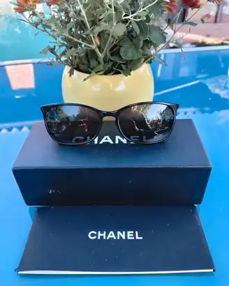 occhiali da sole Chanel