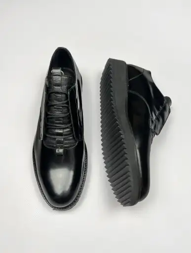 NEW. RIPPLE SOLE LEATHER SHOES - RUNWAY - EXTREMELY RARE -