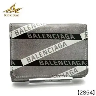バレンシアガ 三つ折り財布 エブリデイ ミニ ウォレット シルバー 2854 バレンシアガ(BALENCIAGA)のレディースのファッション小物(財布)の商品詳細ページへのリンク