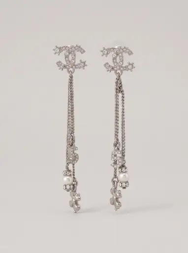 Kolczyki Chanel Coco Mark swing, Nr 5 i koniczyna, wiosna 2023