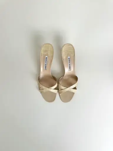 Manolo Blahnik Ivory Callamu Croc Mules 41