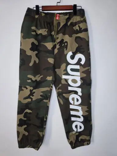 Supreme Side Logo Camo Sweatpants Woodland Camo Size M