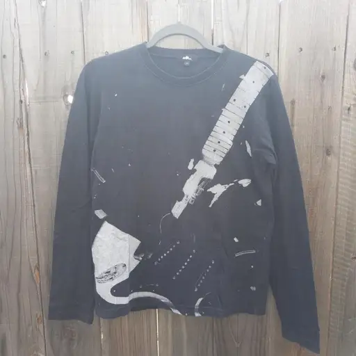 Vintage Archive 90’s Lad Musician X Fender Guitar Strap All Over Print Long Sleeve T-Shirt Size 44

In excellent condition!

length: 23” inches
p2p: 18” inches

#ladmusician #undercover #erd #fender #numbernine