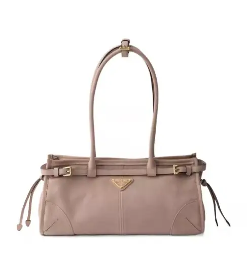 Vitello Leather Bonnie Hand Medium