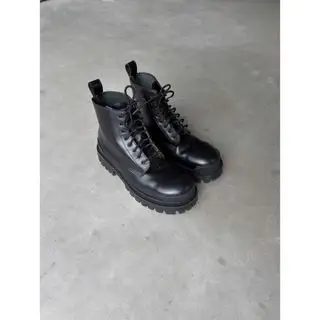 Balenciaga strike boots  バレンシアガ(BALENCIAGA)のメンズの靴/シューズ(ブーツ)の商品詳細ページへのリンク